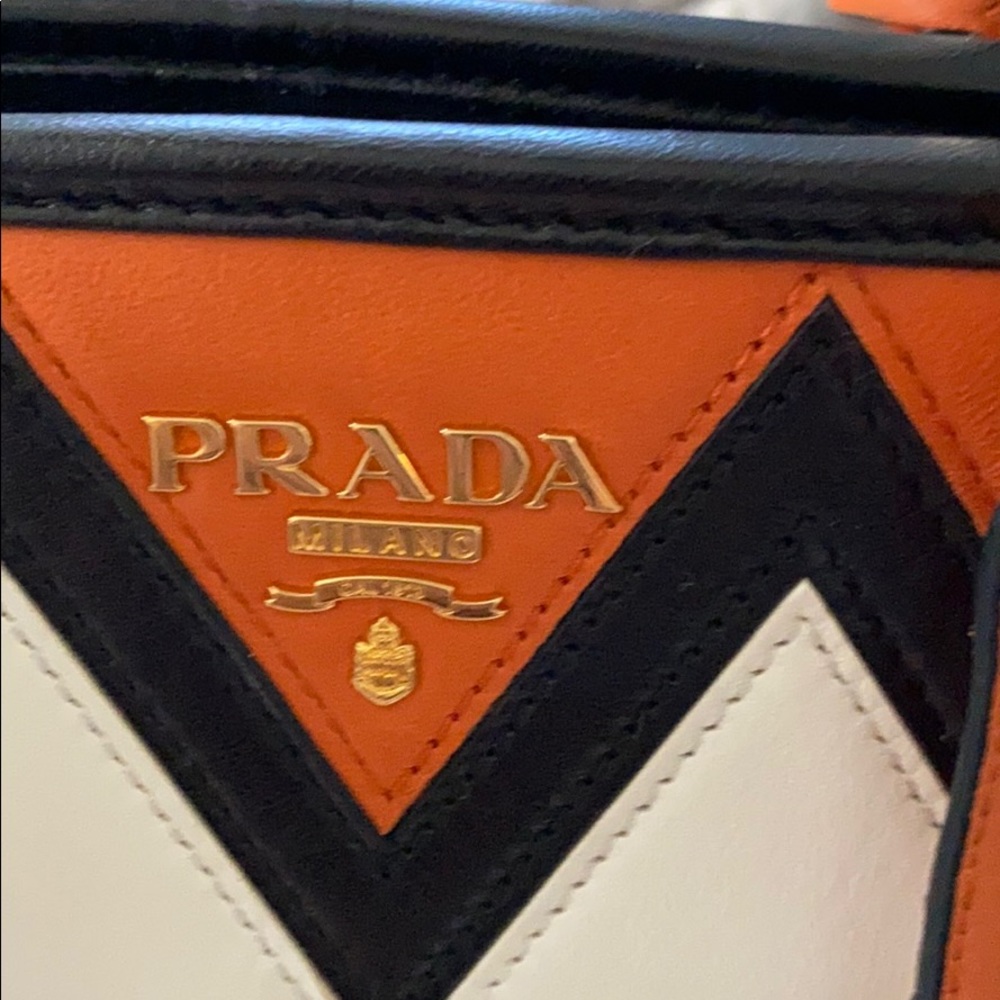 Prada top handle - Picture 7 of 8